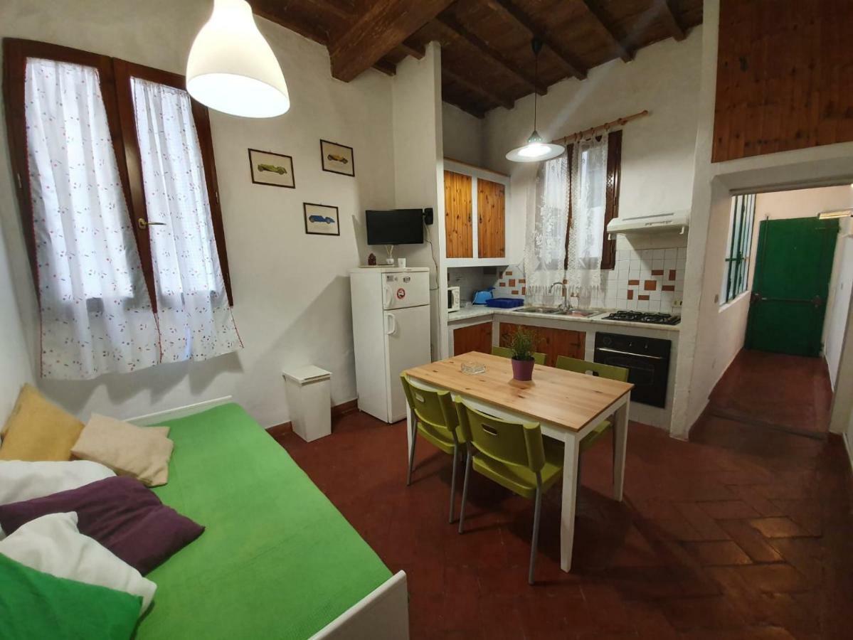 Audrey House * Florencia